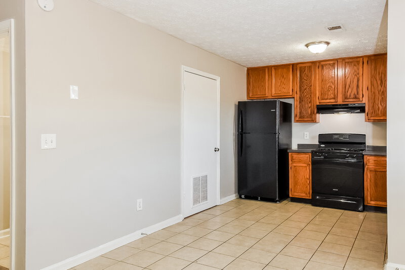 1,720/Mo, 3571 Hopkins Court Powder Springs, GA 30127 Kitchen View