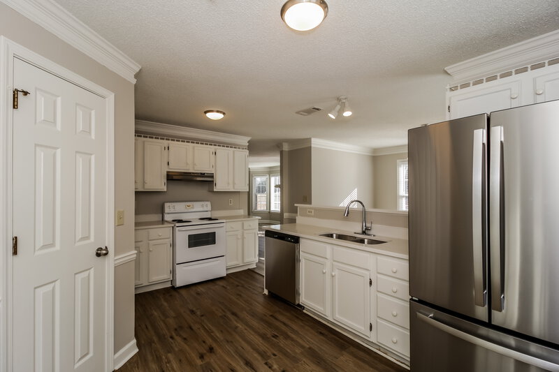 2,075/Mo, 5176 Ray Court Powder Springs, GA 30127 Kitchen View