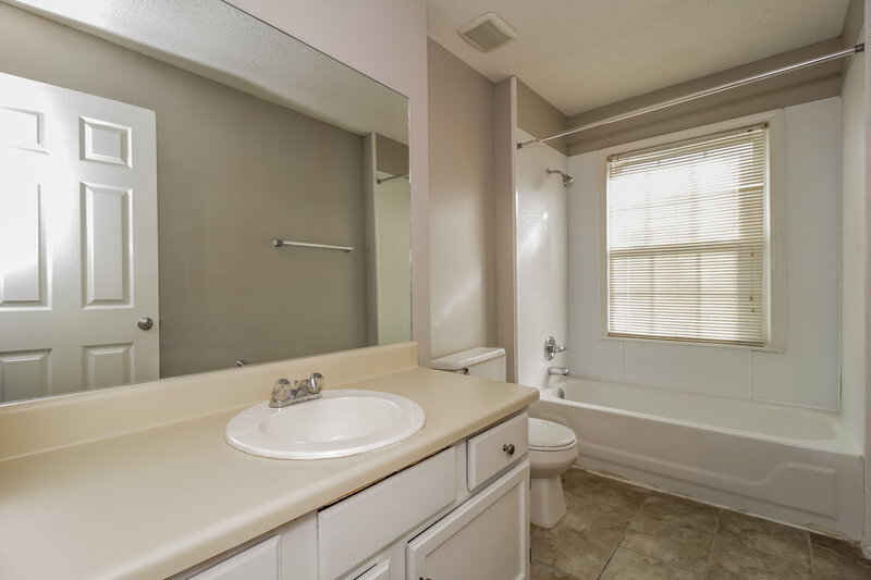 2,075/Mo, 5176 Ray Court Powder Springs, GA 30127 Bathroom View