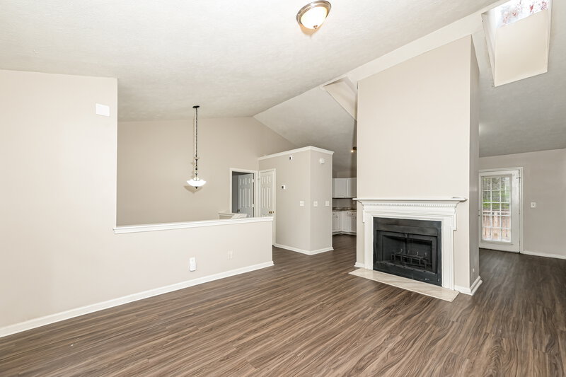 2,005/Mo, 5926 OLD WELLBORN Trace Lithonia, GA 30058 Living Room View 2