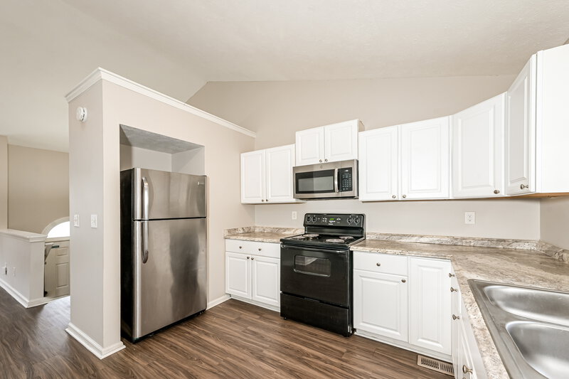 2,005/Mo, 5926 OLD WELLBORN Trace Lithonia, GA 30058 Kitchen View 2