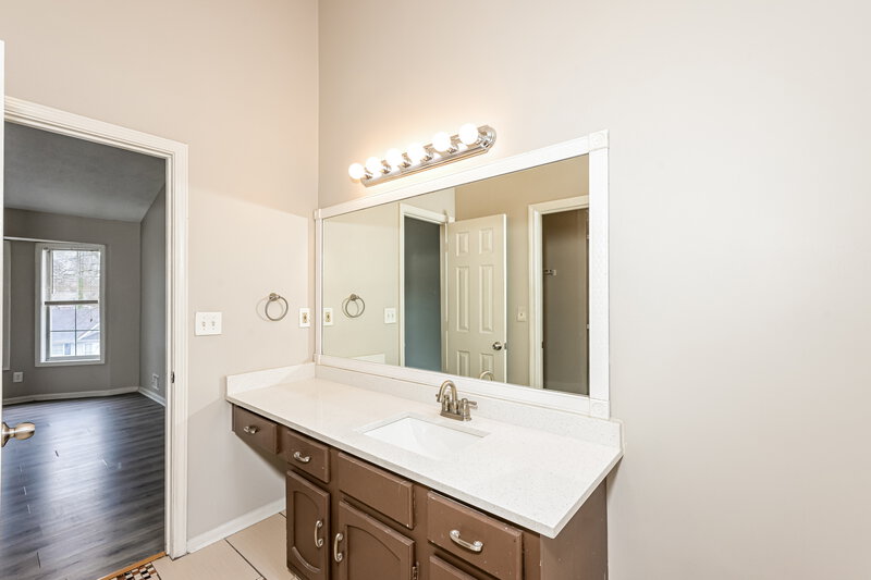 2,005/Mo, 5926 OLD WELLBORN Trace Lithonia, GA 30058 Main Bathroom View