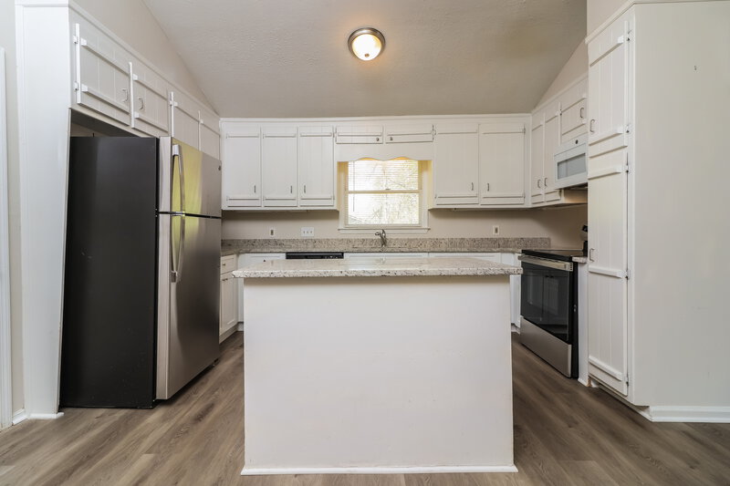 2,060/Mo, 3363 Sir Lancelot Place SW Marietta, GA 30008 Kitchen View