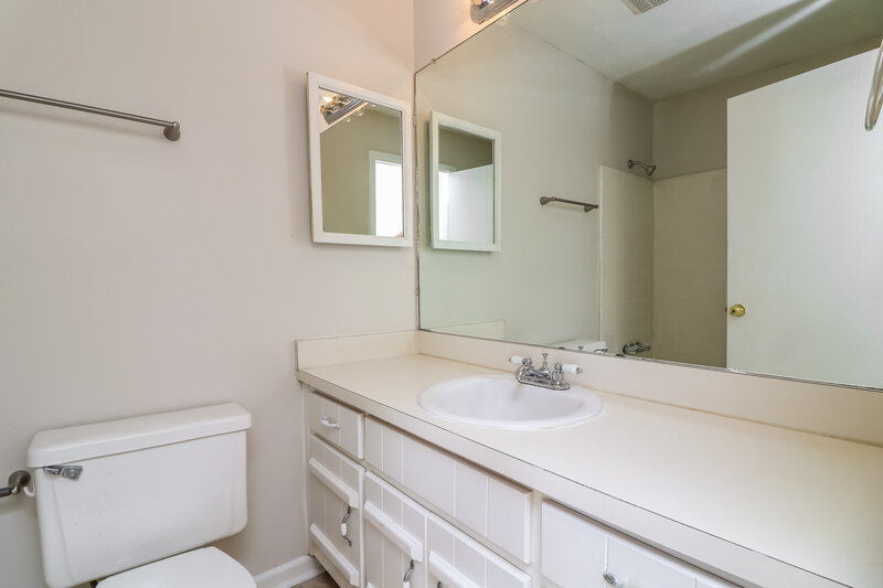 2,060/Mo, 3363 Sir Lancelot Place SW Marietta, GA 30008 Bathroom View
