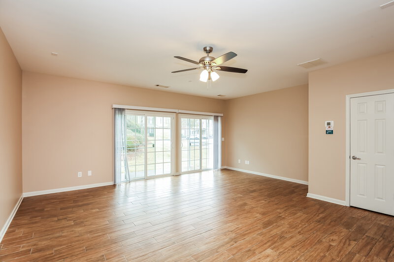 1,915/Mo, 2728 Deerwood Lane SW Atlanta, GA 30331 Living Room View 3