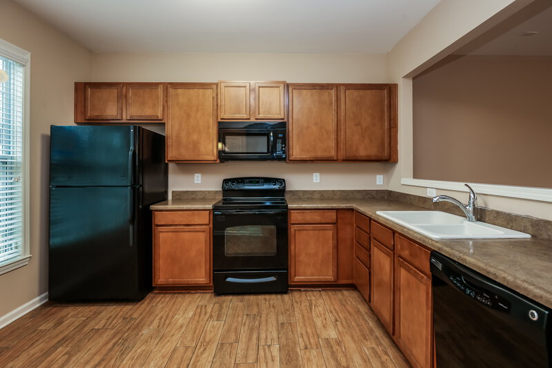 1,915/Mo, 2728 Deerwood Lane SW Atlanta, GA 30331 Kitchen View