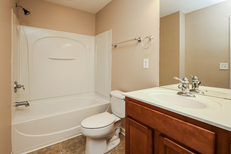 1,915/Mo, 2728 Deerwood Lane SW Atlanta, GA 30331 Main Bathroom View