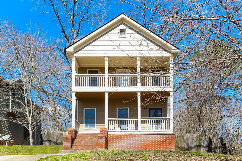 0/Mo, 2395 Saint James Atlanta, GA 30318 External View