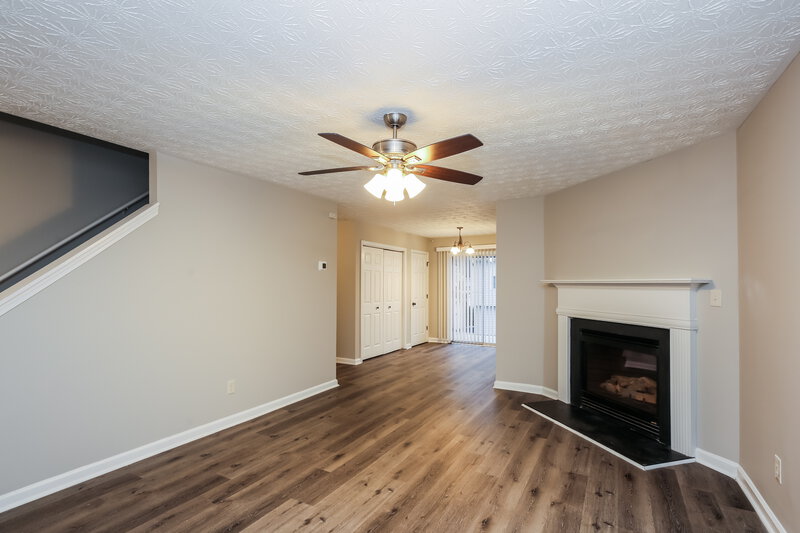 2,075/Mo, 393 CLEARSPRINGS Drive Lawrenceville, GA 30046 Living Room View 3