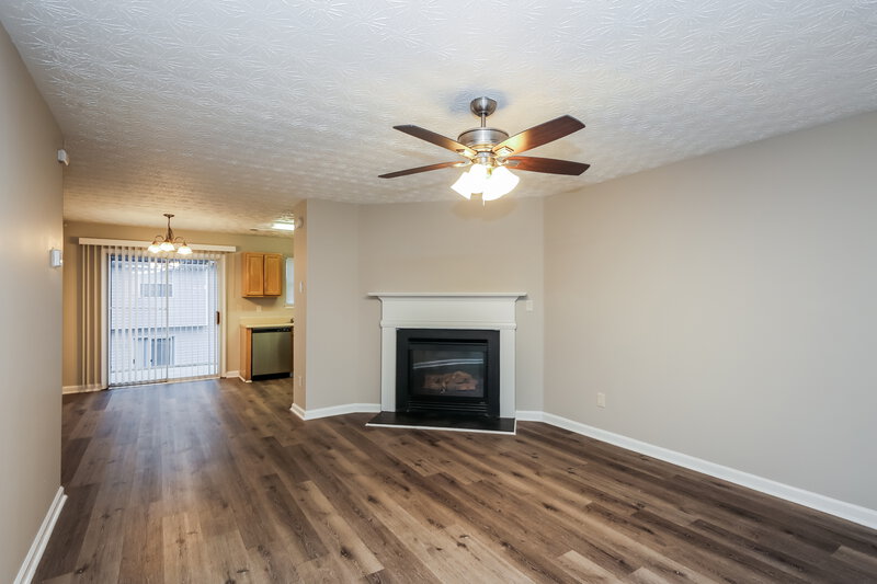 2,075/Mo, 393 CLEARSPRINGS Drive Lawrenceville, GA 30046 Living Room View 4