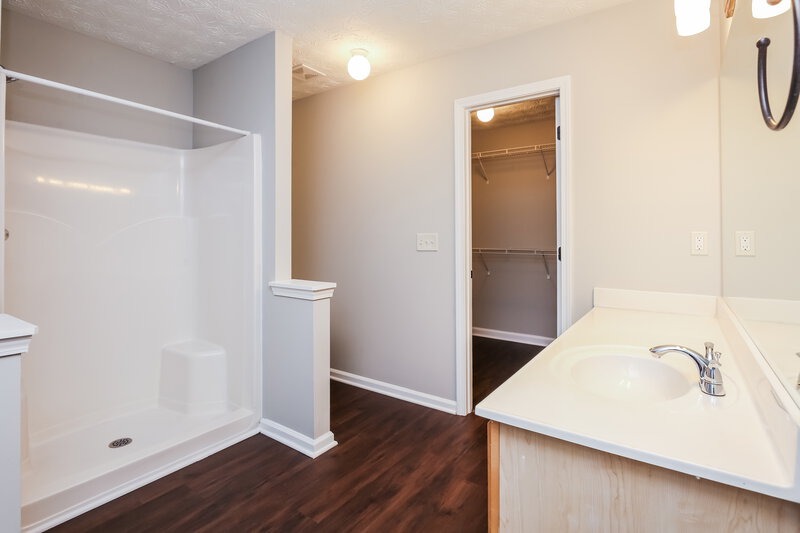 2,075/Mo, 393 CLEARSPRINGS Drive Lawrenceville, GA 30046 Main Bathroom View