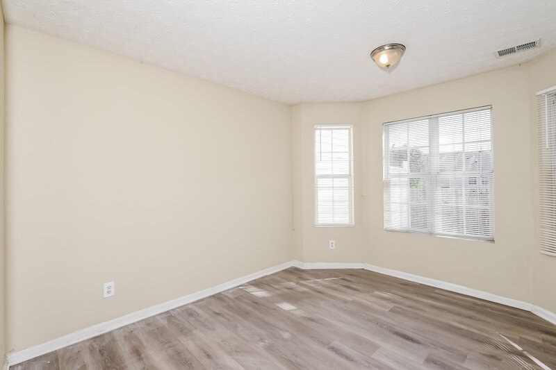 1,580/Mo, 5777 Strathmoor Manor Cir Lithonia, GA 30058 Living Room View