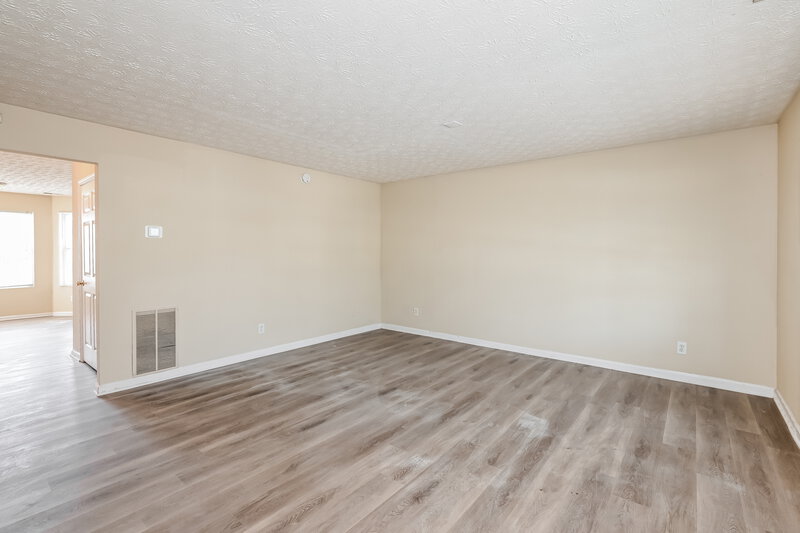 1,580/Mo, 5777 Strathmoor Manor Cir Lithonia, GA 30058 Living Room View 3