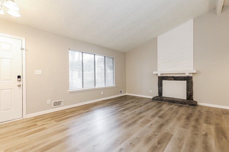 1,675/Mo, 7491 Penland Dr Riverdale, GA 30296 Living Room View