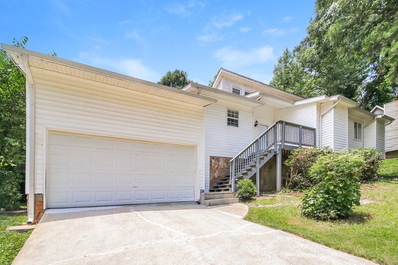 1,900/Mo, 9227 Chestnut Lake Dr Jonesboro, GA 30236 Front View