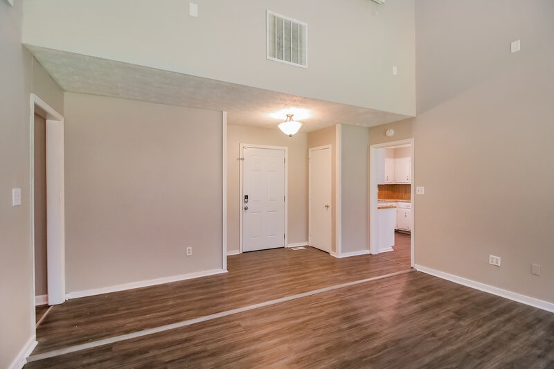 1,900/Mo, 9227 Chestnut Lake Dr Jonesboro, GA 30236 Living Room View 2