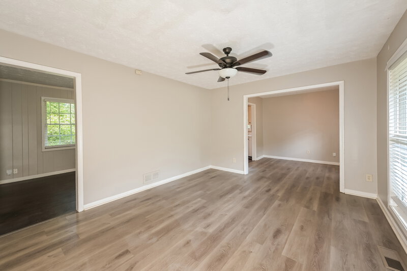 1,790/Mo, 4436 Colony East Dr Stone Mountain, GA 30083 Living Room View 2