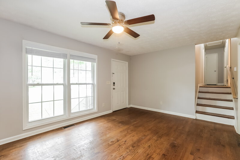1,830/Mo, 4436 Colony East Dr Stone Mountain, GA 30083 Living Room View 2