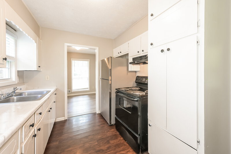 1,790/Mo, 4436 Colony East Dr Stone Mountain, GA 30083 Kitchen View 2