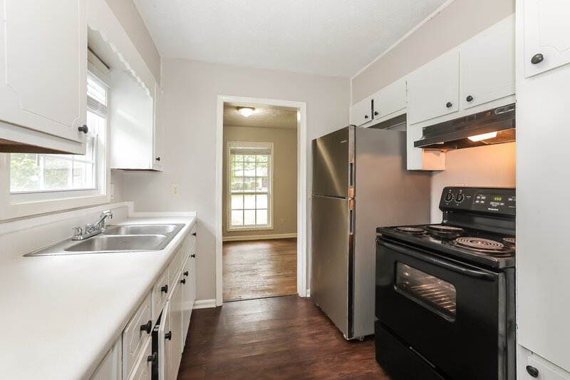 1,830/Mo, 4436 Colony East Dr Stone Mountain, GA 30083 Kitchen View 2