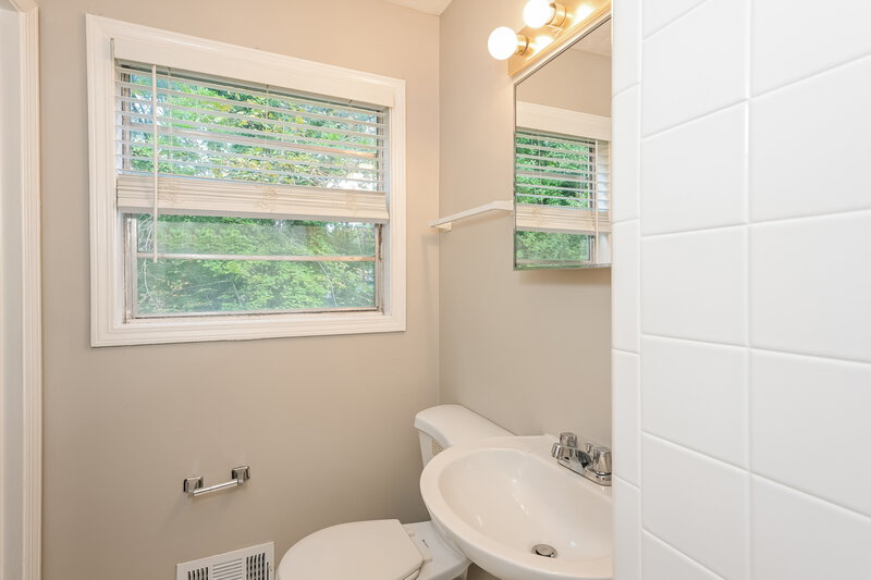 1,790/Mo, 4436 Colony East Dr Stone Mountain, GA 30083 Bathroom View