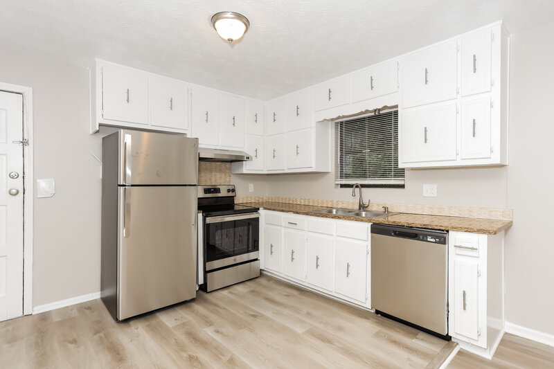 1,705/Mo, 8173 Creek St Jonesboro, GA 30236 Kitchen View