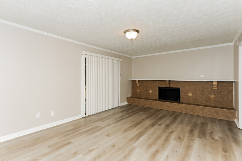 1,705/Mo, 8173 Creek St Jonesboro, GA 30236 Family Room View 2