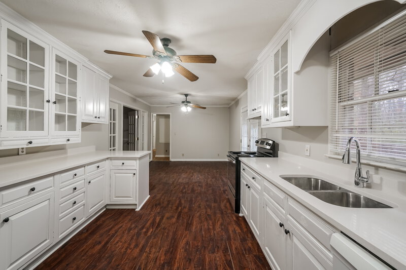 2,630/Mo, 6166 Queens Rd Douglasville, GA 30135 Kitchen View 2