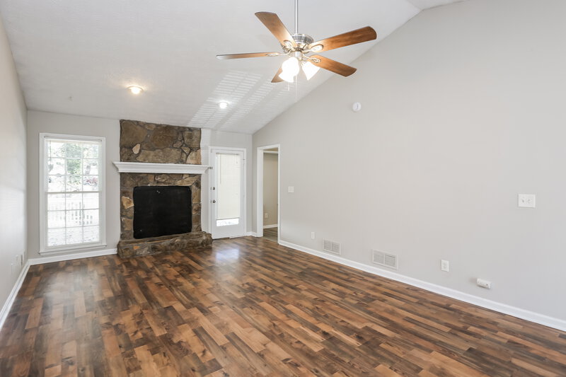 1,940/Mo, 4019 Burnside Lane Lilburn, GA 30047 Living Room View 2