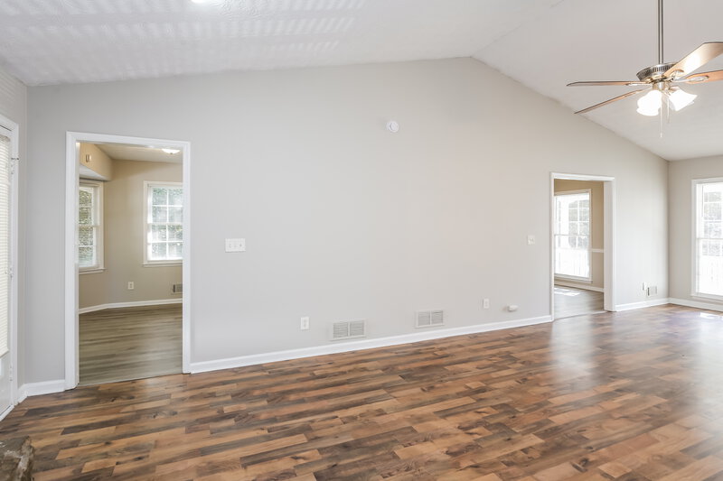 1,940/Mo, 4019 Burnside Lane Lilburn, GA 30047 Living Room View 4