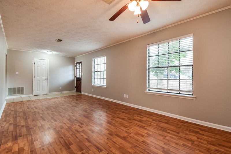 2,140/Mo, 115 Doubletrace Lane Peachtree City, GA 30269 Living Room View