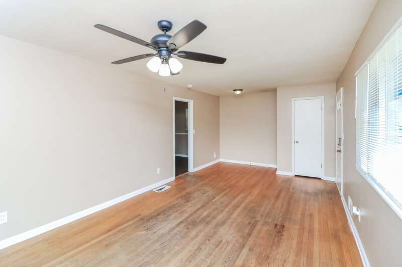 1,490/Mo, 3711 West County Line Road Douglasville, GA 30134 Living Room View 3