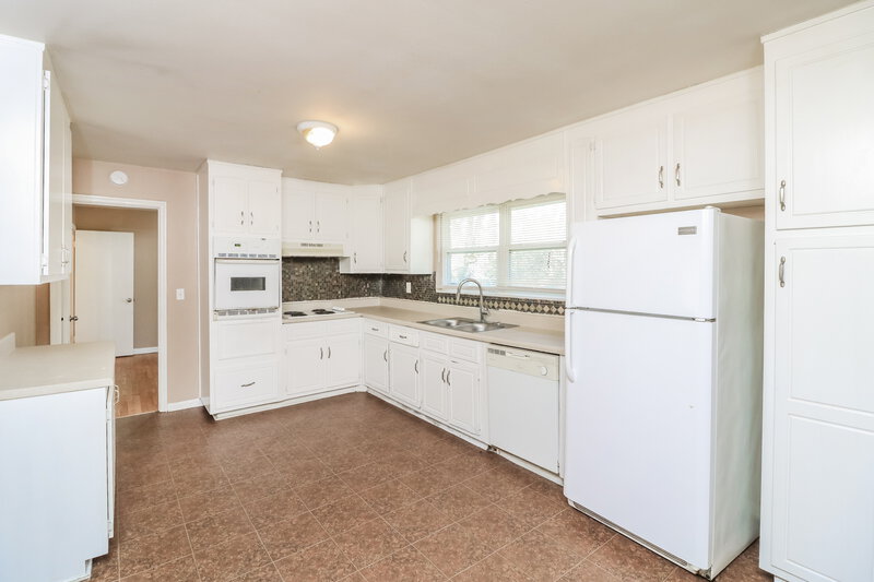 1,490/Mo, 3711 West County Line Road Douglasville, GA 30134 Kitchen View