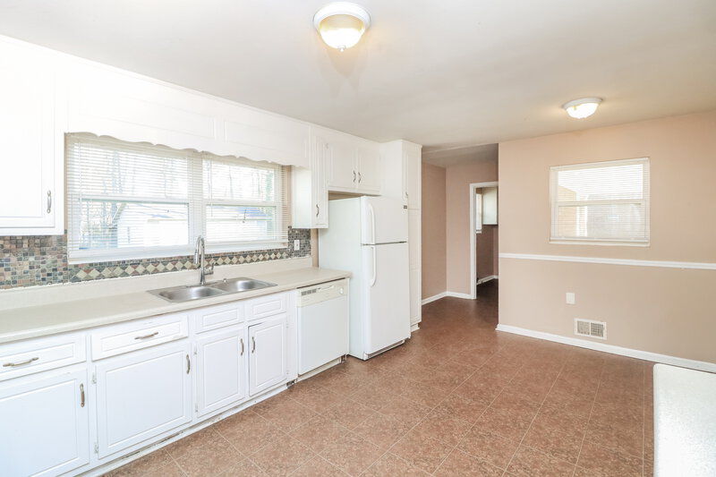 1,490/Mo, 3711 West County Line Road Douglasville, GA 30134 Kitchen View 3