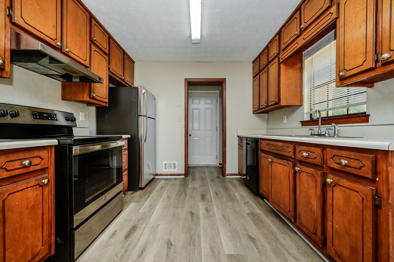 1,765/Mo, 30 Meadows Court McDonough, GA 30253 Kitchen View