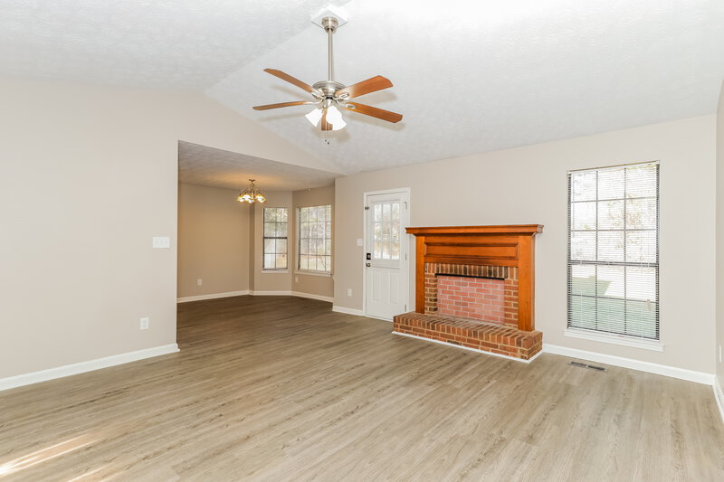 1,865/Mo, 30 Meadows Court McDonough, GA 30253 Living Room View 4