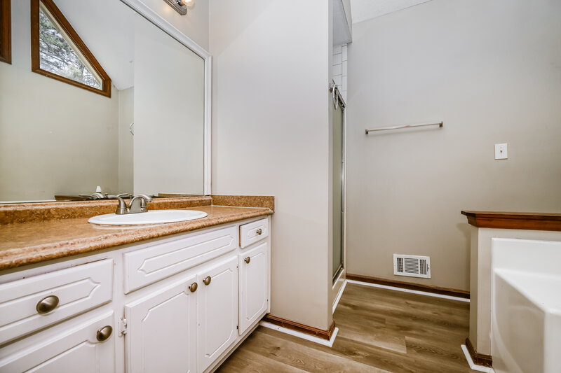 1,765/Mo, 30 Meadows Court McDonough, GA 30253 Main Bathroom View