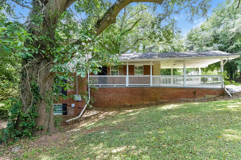 0/Mo, 2783 McAfee Road Decatur, GA 30032 External View