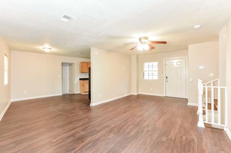 0/Mo, 2783 McAfee Road Decatur, GA 30032 Living Room View