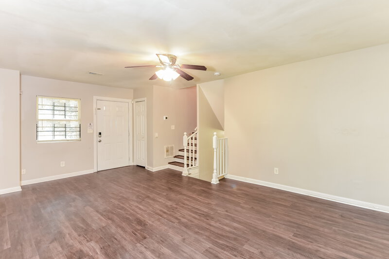 0/Mo, 2783 McAfee Road Decatur, GA 30032 Living Room View 2