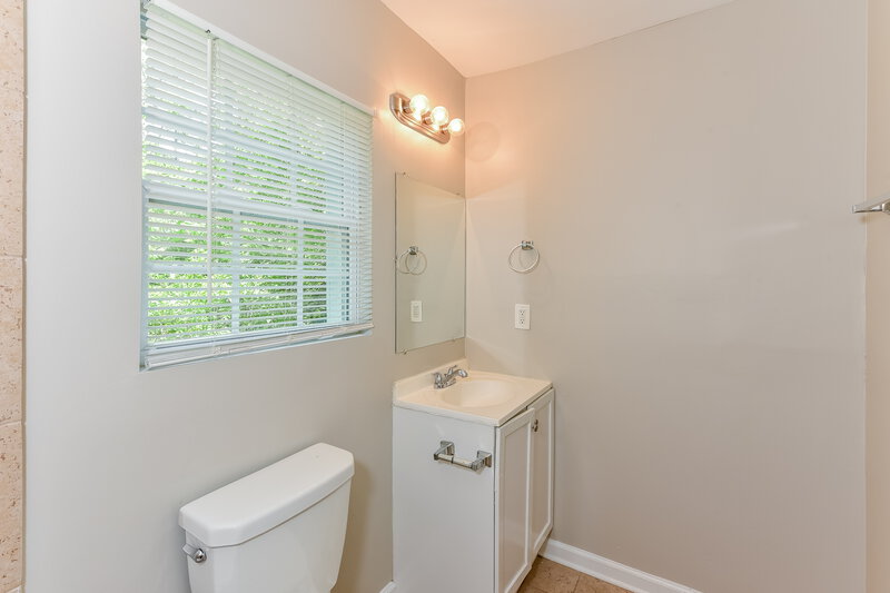 0/Mo, 2783 McAfee Road Decatur, GA 30032 Bathroom View