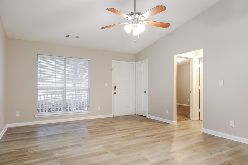 1,535/Mo, 960 Maple Leaf Ridge Jonesboro, GA 30238 Living Room View