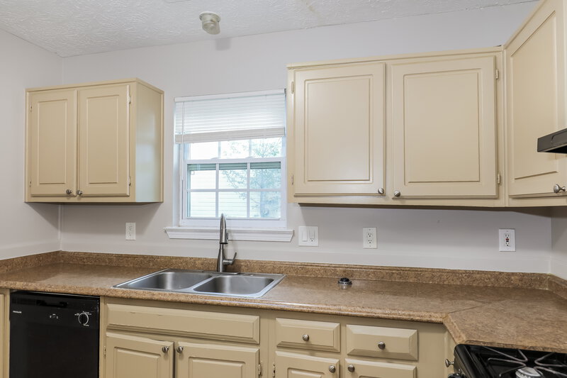 1,535/Mo, 960 Maple Leaf Ridge Jonesboro, GA 30238 Kitchen View