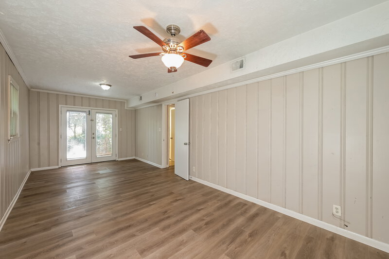 1,780/Mo, 2407 Oakridge Court Decatur, GA 30032 Family Room View