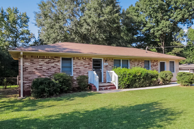2,045/Mo, 2082 Warren Drive SW Austell, GA 30106 Front View