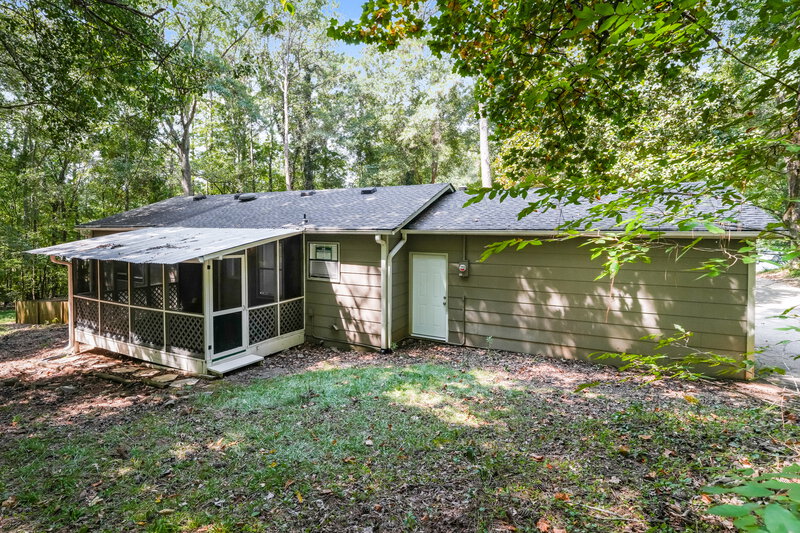 1,645/Mo, 7970 Norris Lake Road Snellville, GA 30039 Rear View