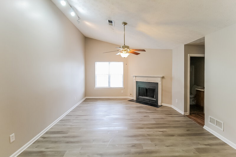 2,005/Mo, 152 Strawbridge Trace Lawrenceville, GA 30044 Living Room View 2