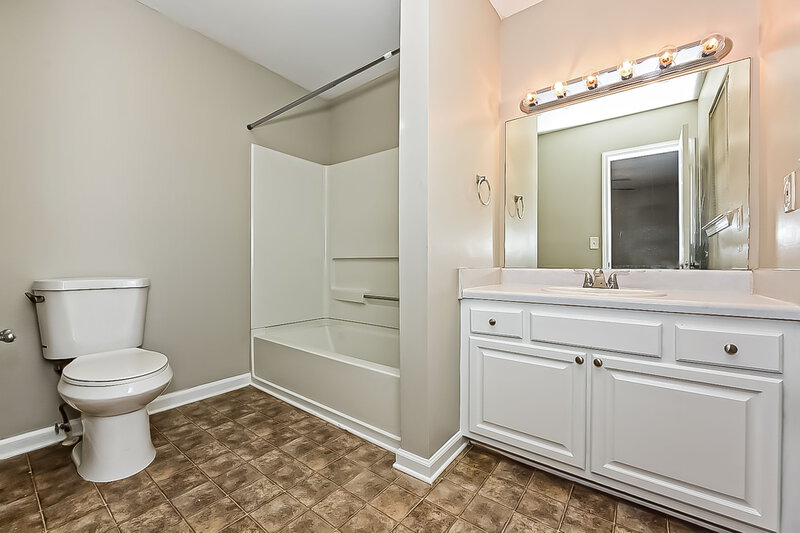 1,605/Mo, 2497 Brianna Drive Hampton, GA 30228 Main Bathroom View