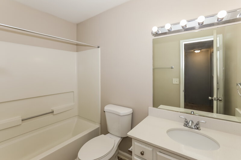 1,645/Mo, 2497 Brianna Drive Hampton, GA 30228 Bathroom View