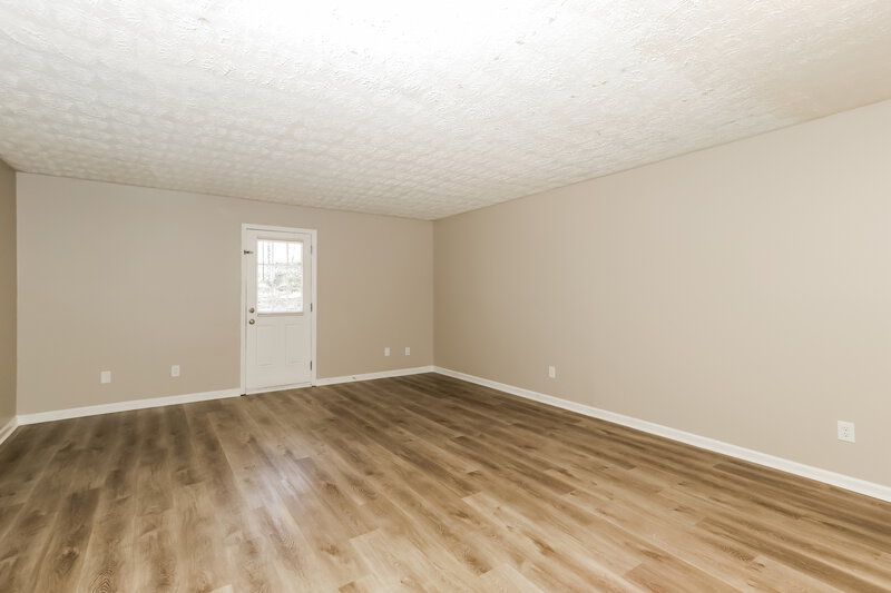 2,150/Mo, 5926 Dart Dr Lithonia, GA 30058 Living Room View 2